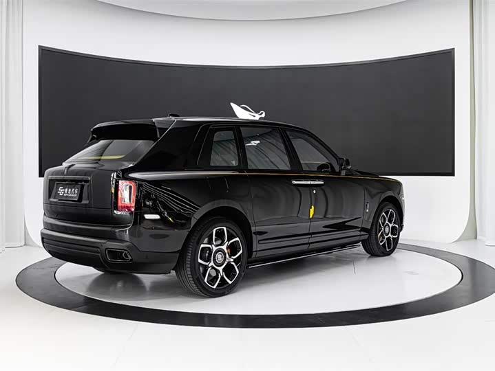 Фото 4 - Rolls-Royce Cullinan