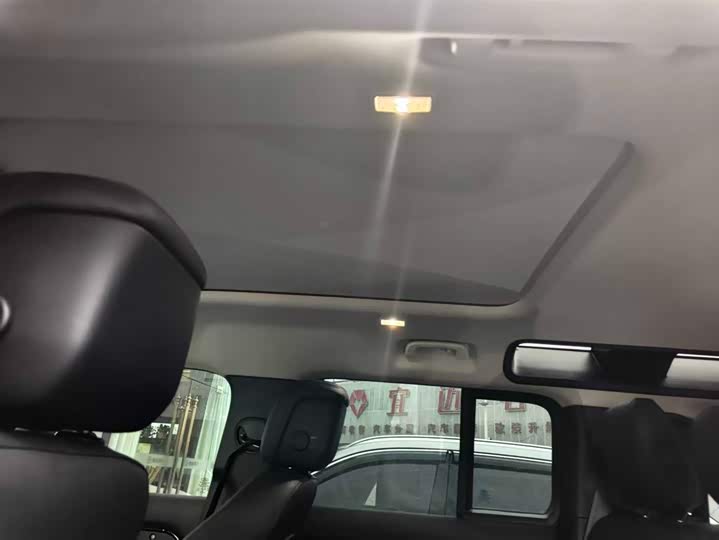 Фото 6 - Land Rover Defender