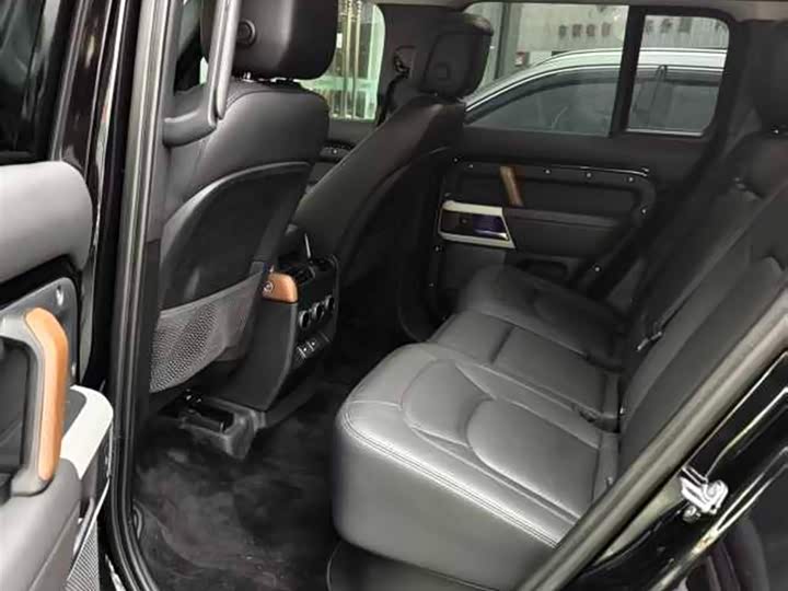 Фото 8 - Land Rover Defender