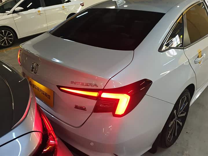 Фото 4 - Honda Integra