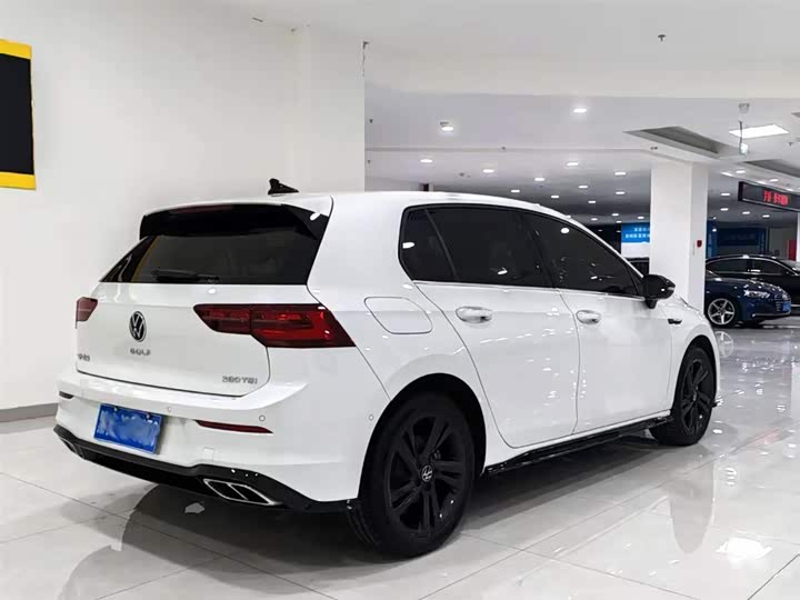 Фото 2 - Volkswagen Golf