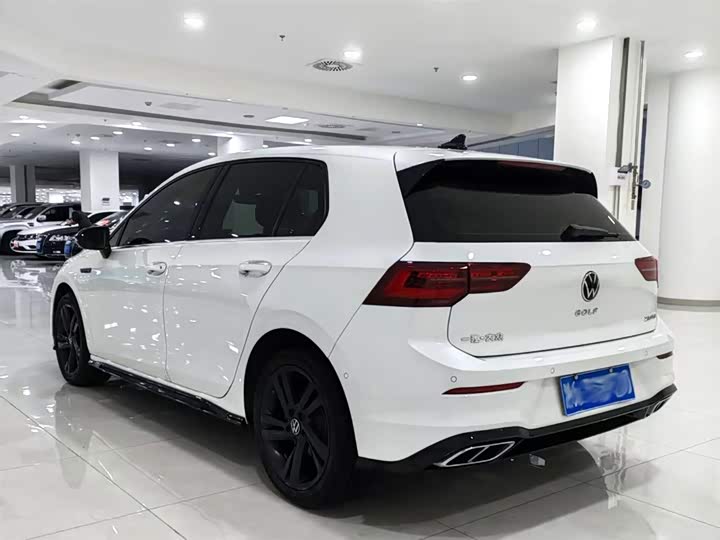 Фото 4 - Volkswagen Golf