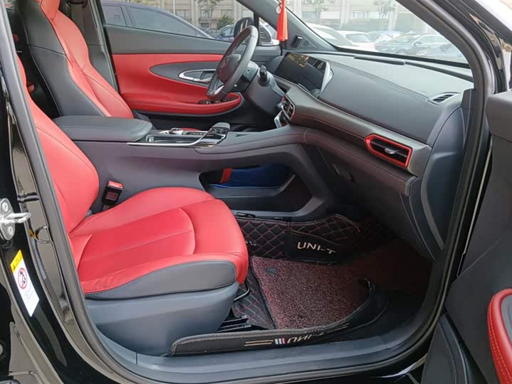 Фото 8 - Changan UNI-T