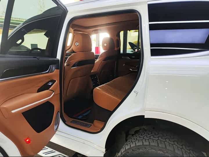 Фото 2 - Tank 500 Hybrid