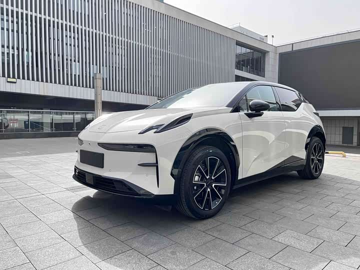 Фото 1 - Zeekr X