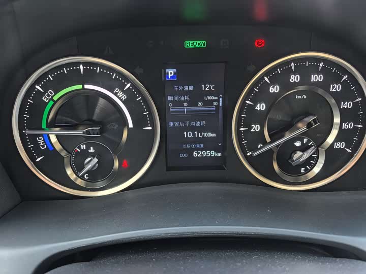 Фото 9 - Toyota Alphard