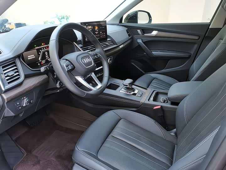 Фото 8 - Audi Q5L