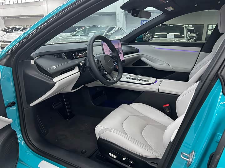 Фото 4 - Xiaomi SU7