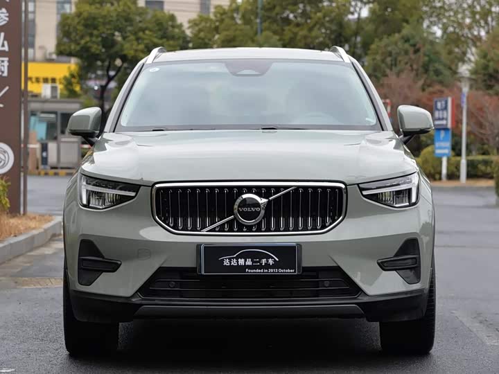 Фото 1 - Volvo XC40