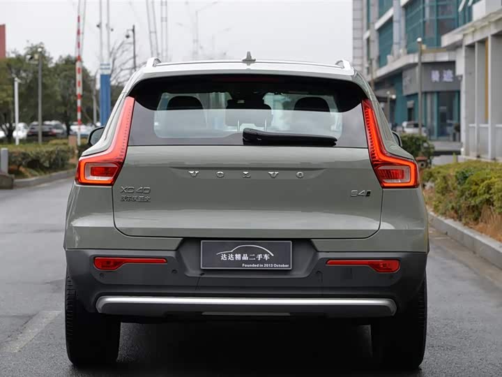 Фото 3 - Volvo XC40