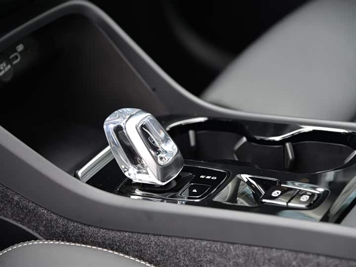 Фото 7 - Volvo XC40