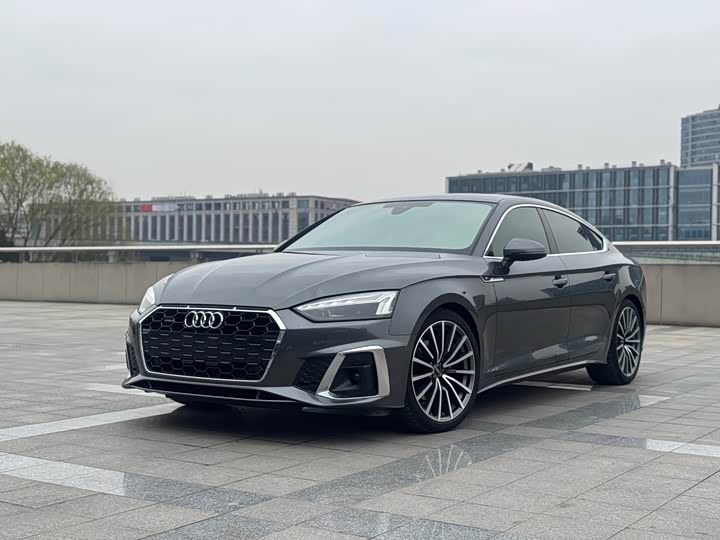 Фото 1 - Audi A5