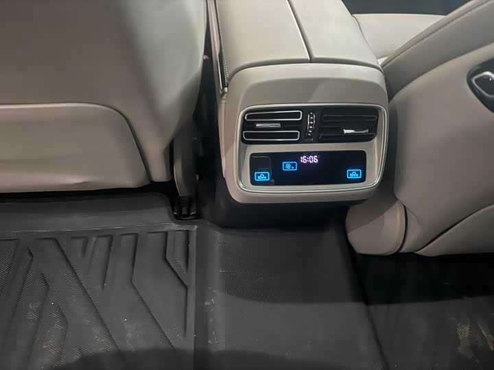 Фото 7 - BYD Han