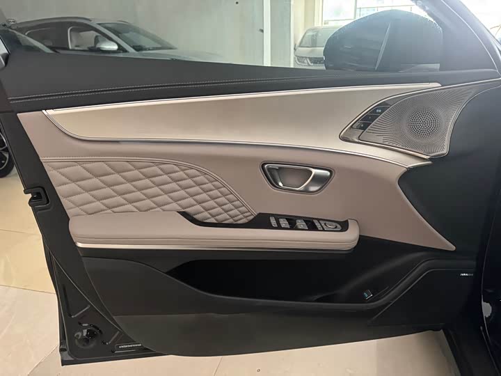 Фото 8 - BYD Han