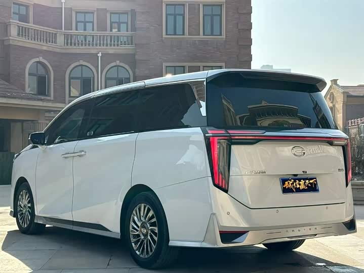 Фото 9 - GAC Trumpchi M8