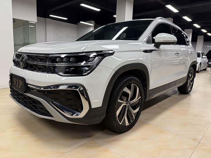 Фото 1 - Volkswagen Tharu