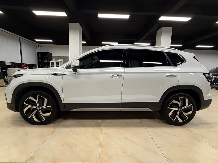 Фото 7 - Volkswagen Tharu