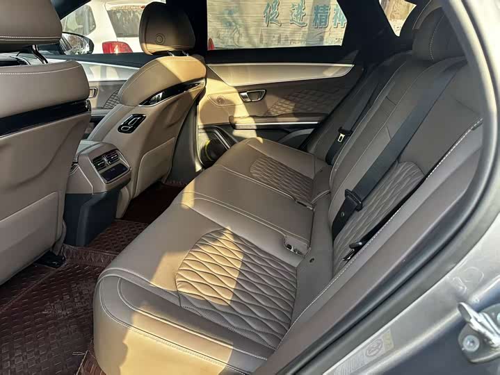 Фото 8 - BYD Han