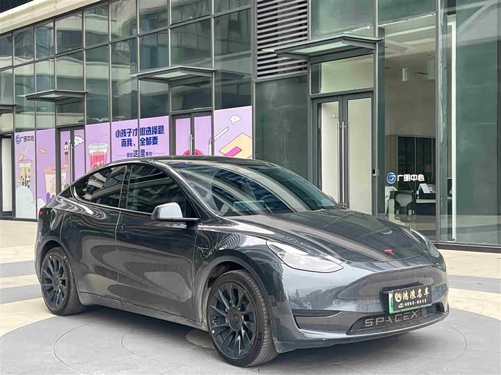 Фото 3 - Tesla Model Y