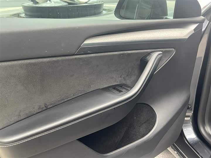 Фото 6 - Tesla Model Y