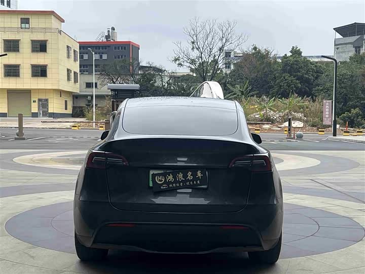 Фото 9 - Tesla Model Y