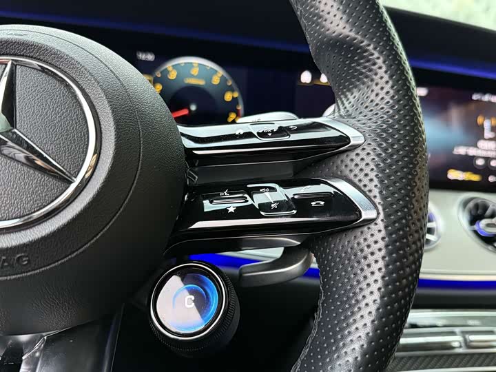 Фото 8 - Mercedes-Benz E-Class AMG