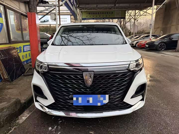 Фото 2 - Roewe iMax 8