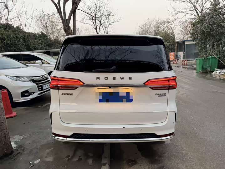 Фото 4 - Roewe iMax 8