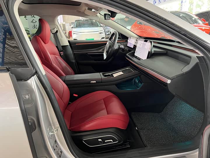 Фото 6 - XPeng P7