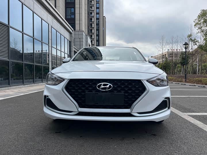 Фото 2 - Hyundai Celesta