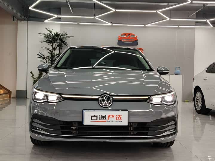 Фото 1 - Volkswagen Golf