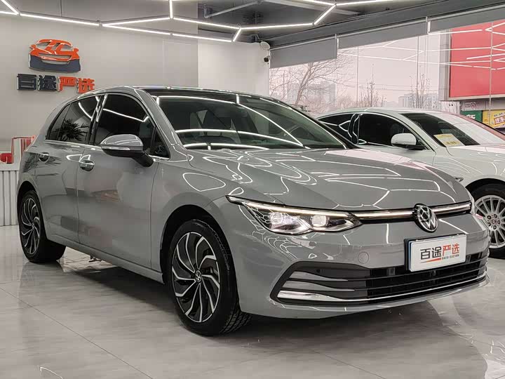 Фото 2 - Volkswagen Golf