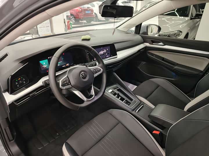 Фото 6 - Volkswagen Golf