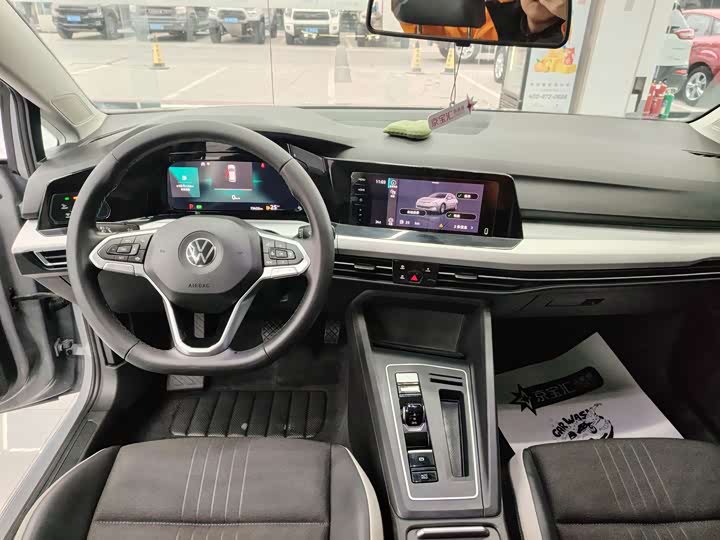 Фото 8 - Volkswagen Golf