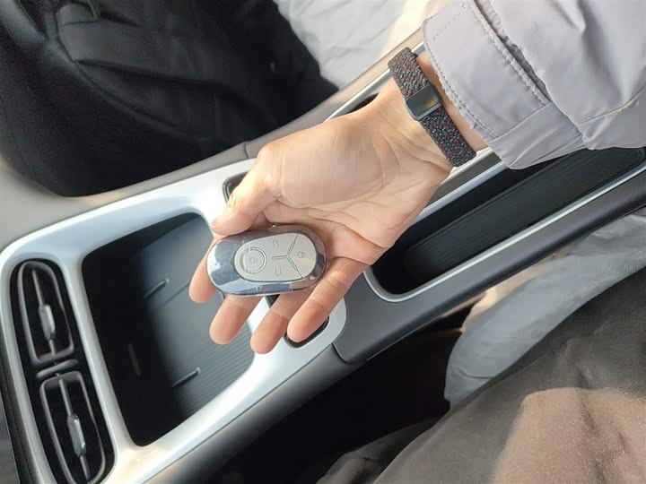 Фото 9 - Geely Galaxy Geome