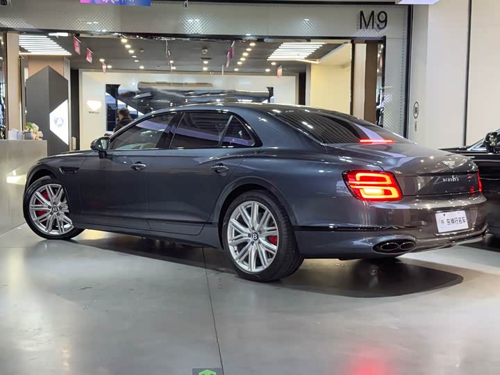 Фото 4 - Bentley Flying Spur