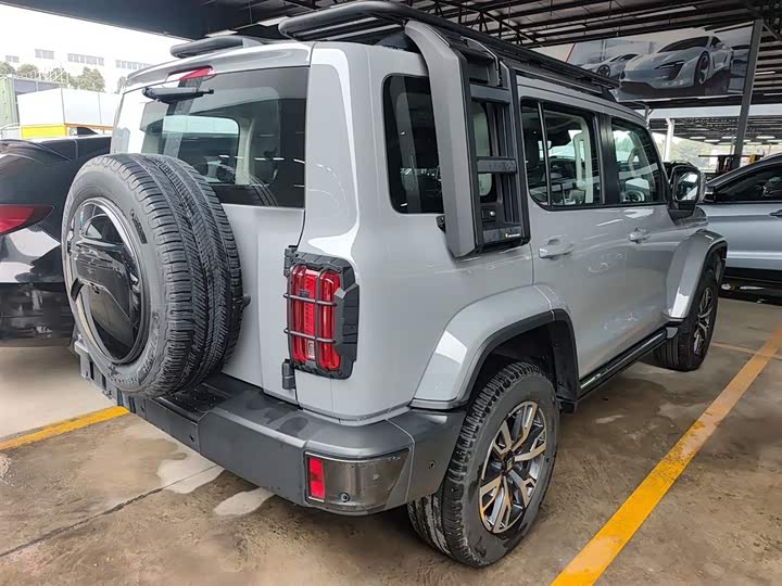 Фото 7 - Tank 300