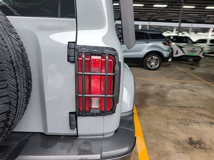 Фото 8 - Tank 300