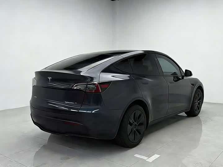 Фото 4 - Tesla Model Y