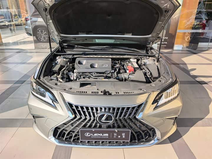 Фото 4 - Lexus ES