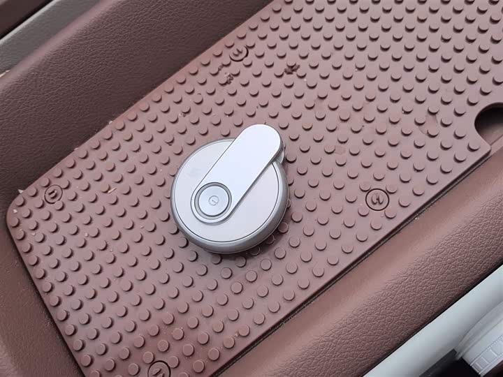 Фото 9 - Bestune Pony