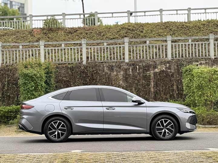 Фото 4 - BYD Qin L