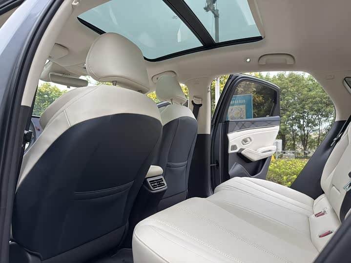 Фото 8 - BYD Qin L