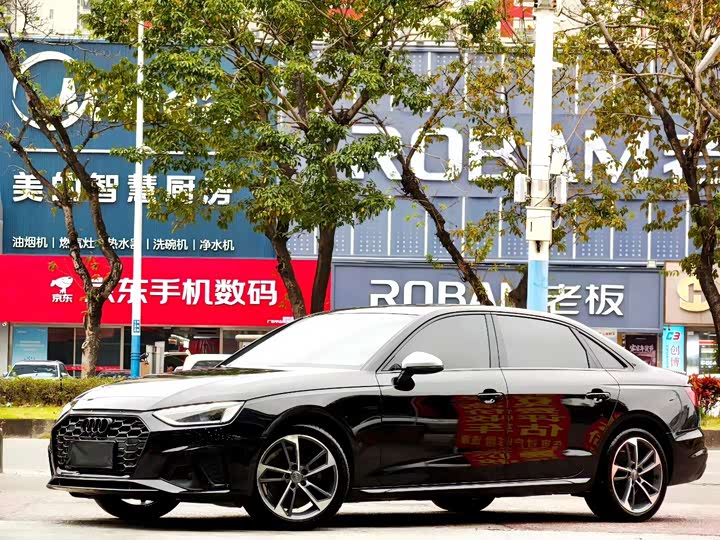 Фото 1 - Audi A4L