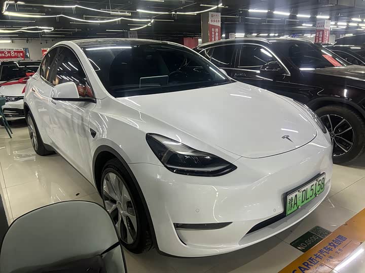 Фото 2 - Tesla Model Y