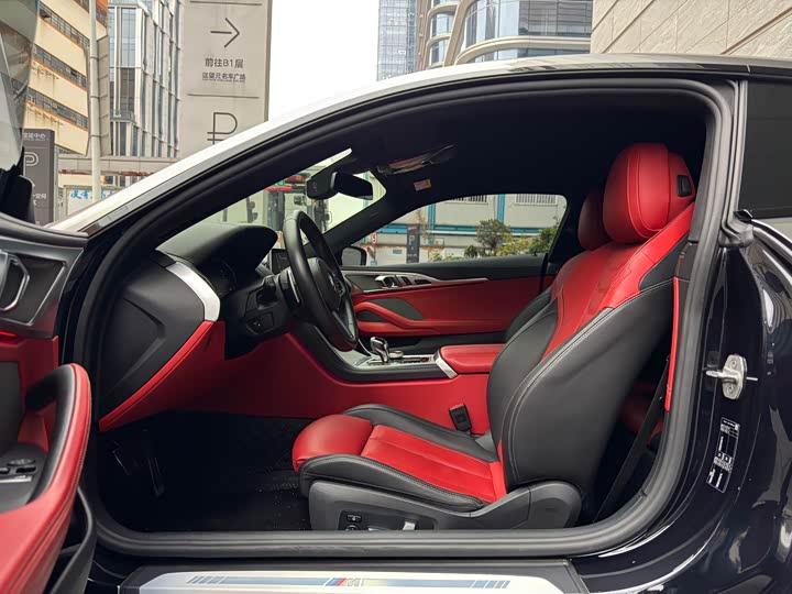 Фото 3 - BMW 8 Series