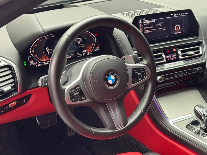 Фото 7 - BMW 8 Series