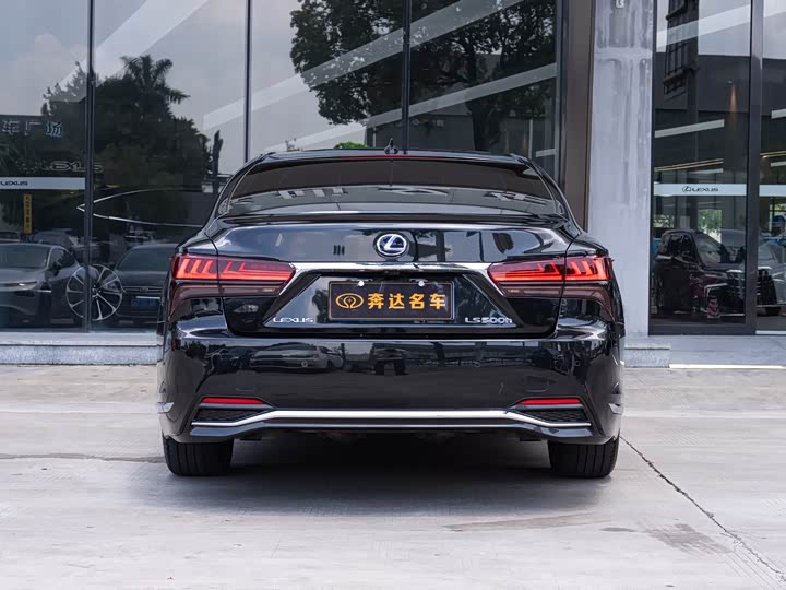 Фото 5 - Lexus LS