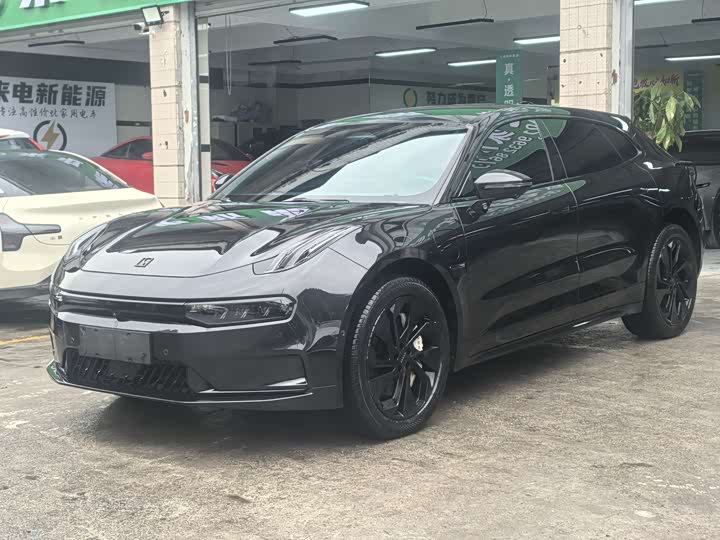 Фото 2 - Zeekr 001