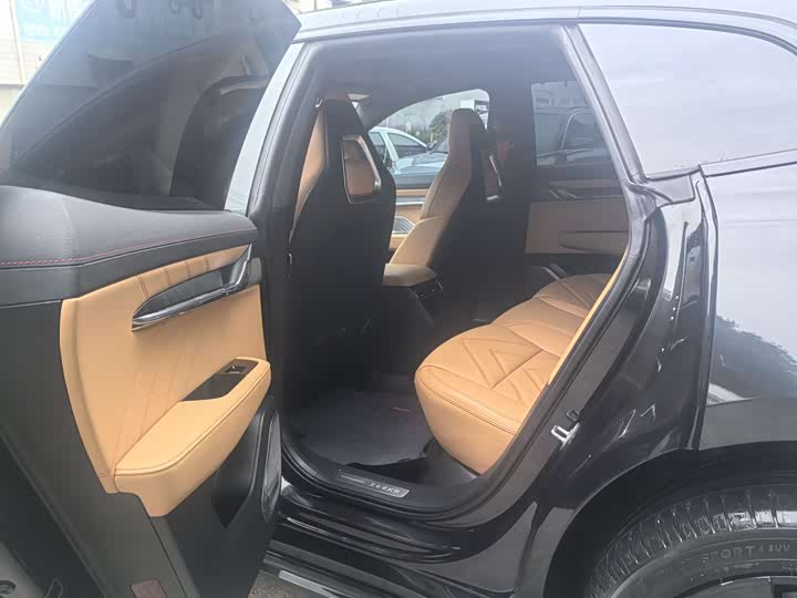 Фото 8 - Zeekr 001